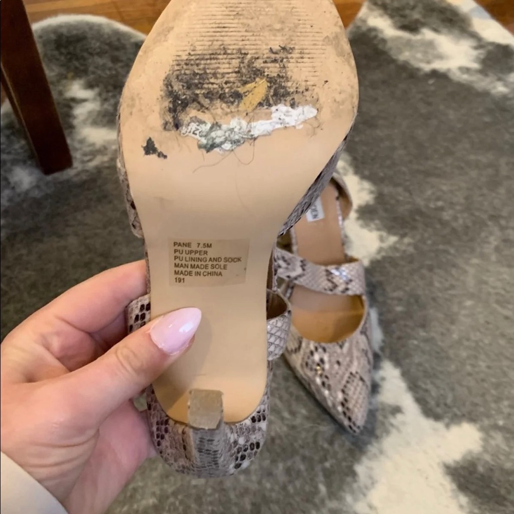 Heels - Picture 4 of 4